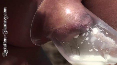 Big Tits Lactating MILF Public Milking